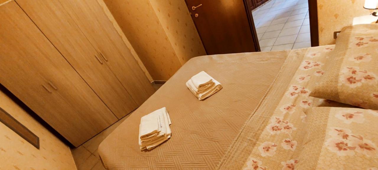 Casa Vacanza Dinastia Borbone - Centro Storico Неаполь Экстерьер фото