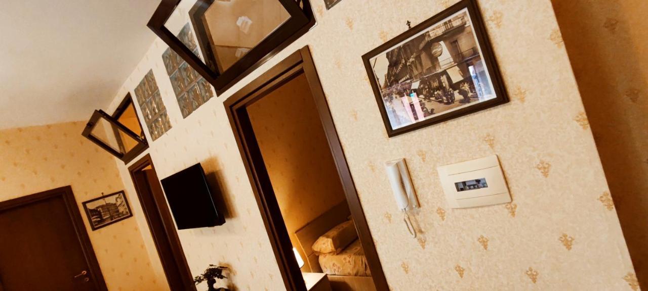 Casa Vacanza Dinastia Borbone - Centro Storico Неаполь Экстерьер фото